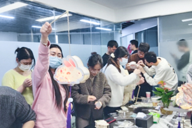 張燈結綵賀元宵，喜氣洋洋慶新年